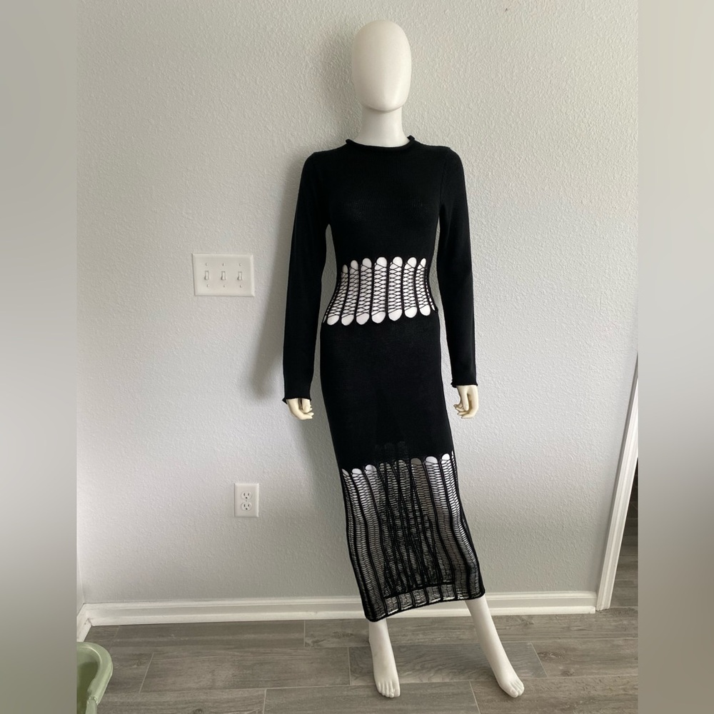 Fashion Nova black long-sleeve knit dress with a cut-out detail at waist & hem M